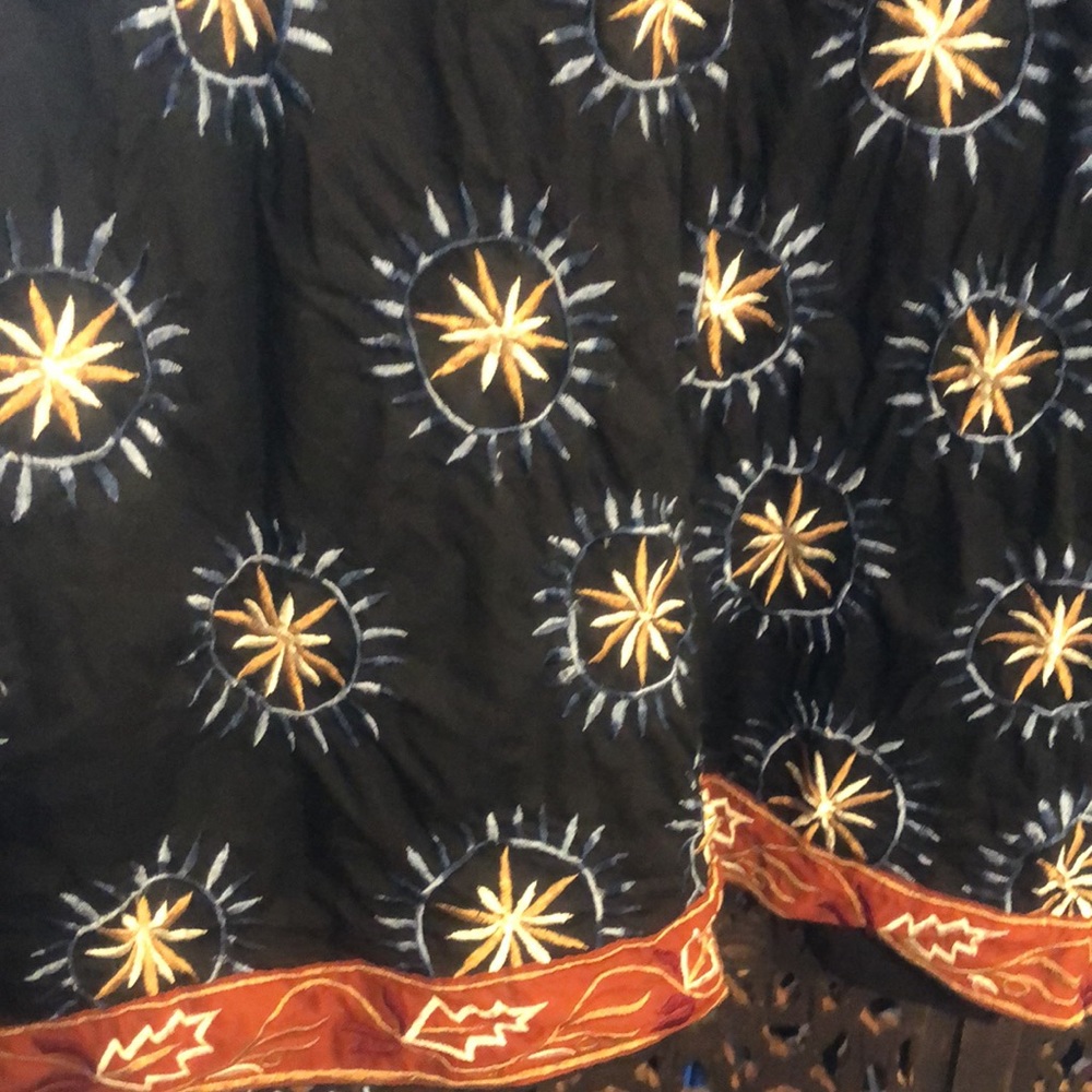 Embroidered tunic - Picture 3 of 7
